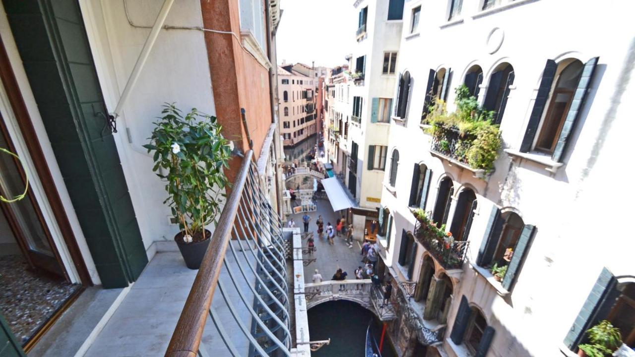Ai Bareteri Luxury Canal View Venezia Esterno foto