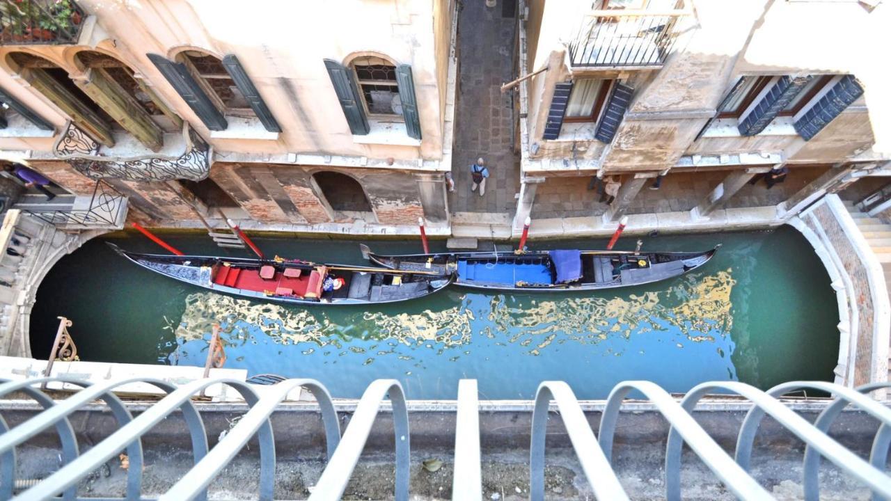 Ai Bareteri Luxury Canal View Venezia Esterno foto